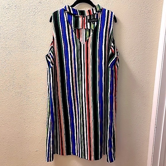 Eloquii Vertical Striped Cut Out Dress - Picture 4 of 10